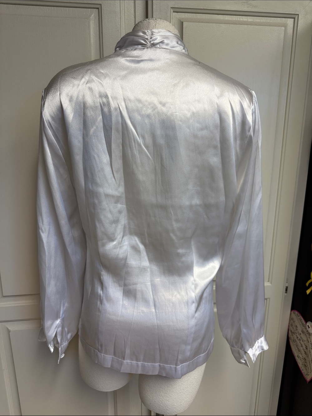 Karen Scott White Satin Embroidered High-Collar Blouse - Picture 6 of 8